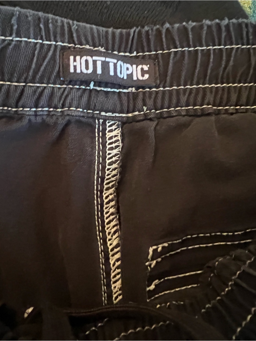 Y2K Goth Hot Topic Black Cargo Ankle Pants with Contrast Stitching size small - Picture 3 of 4